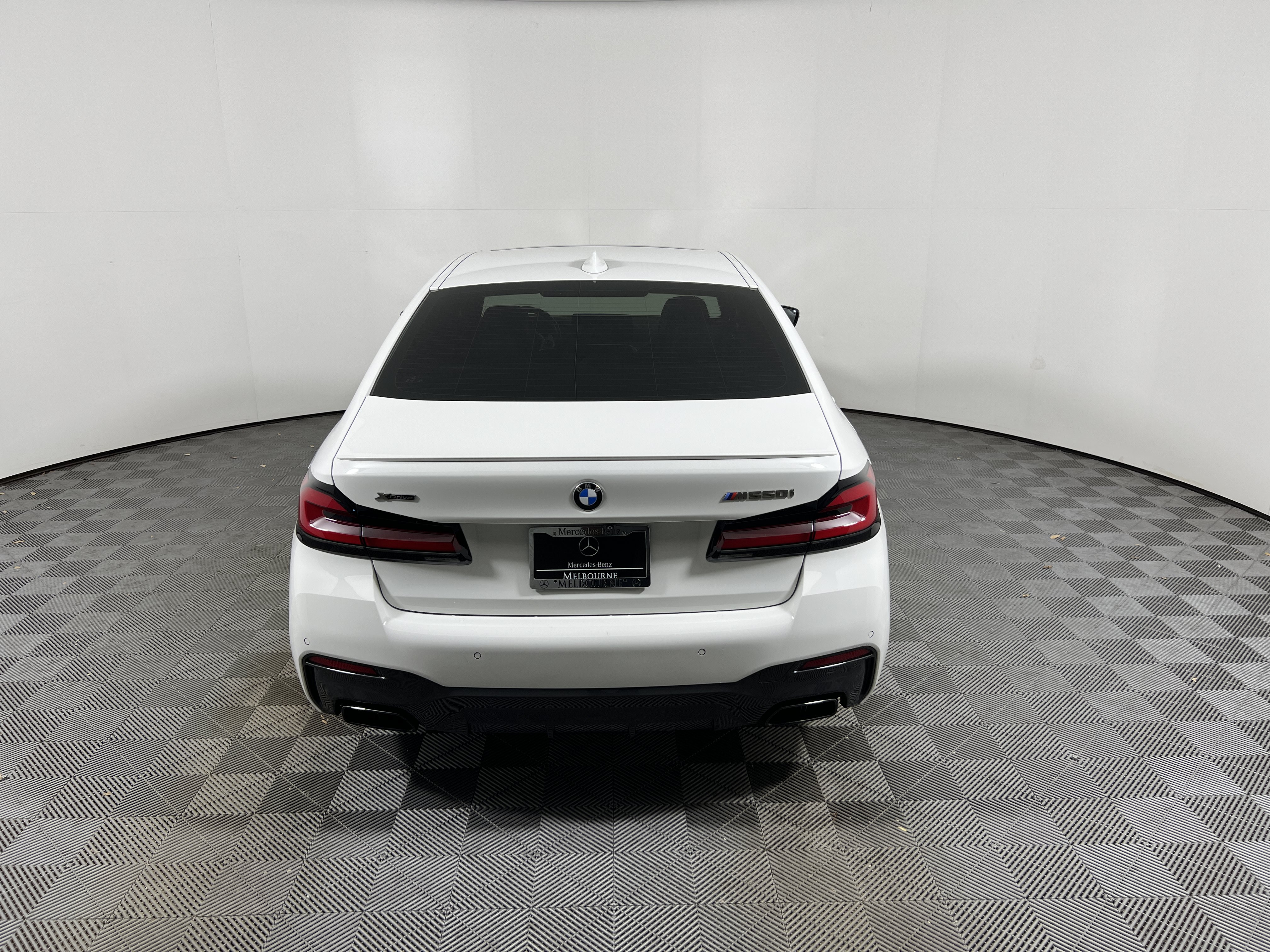 Used 2022 BMW M550i xDrive AWD/4WD image 4