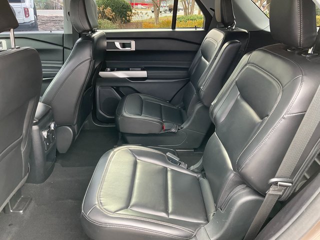 Used 2021 Ford Explorer XLT w/ Equipment Group 202A image 15