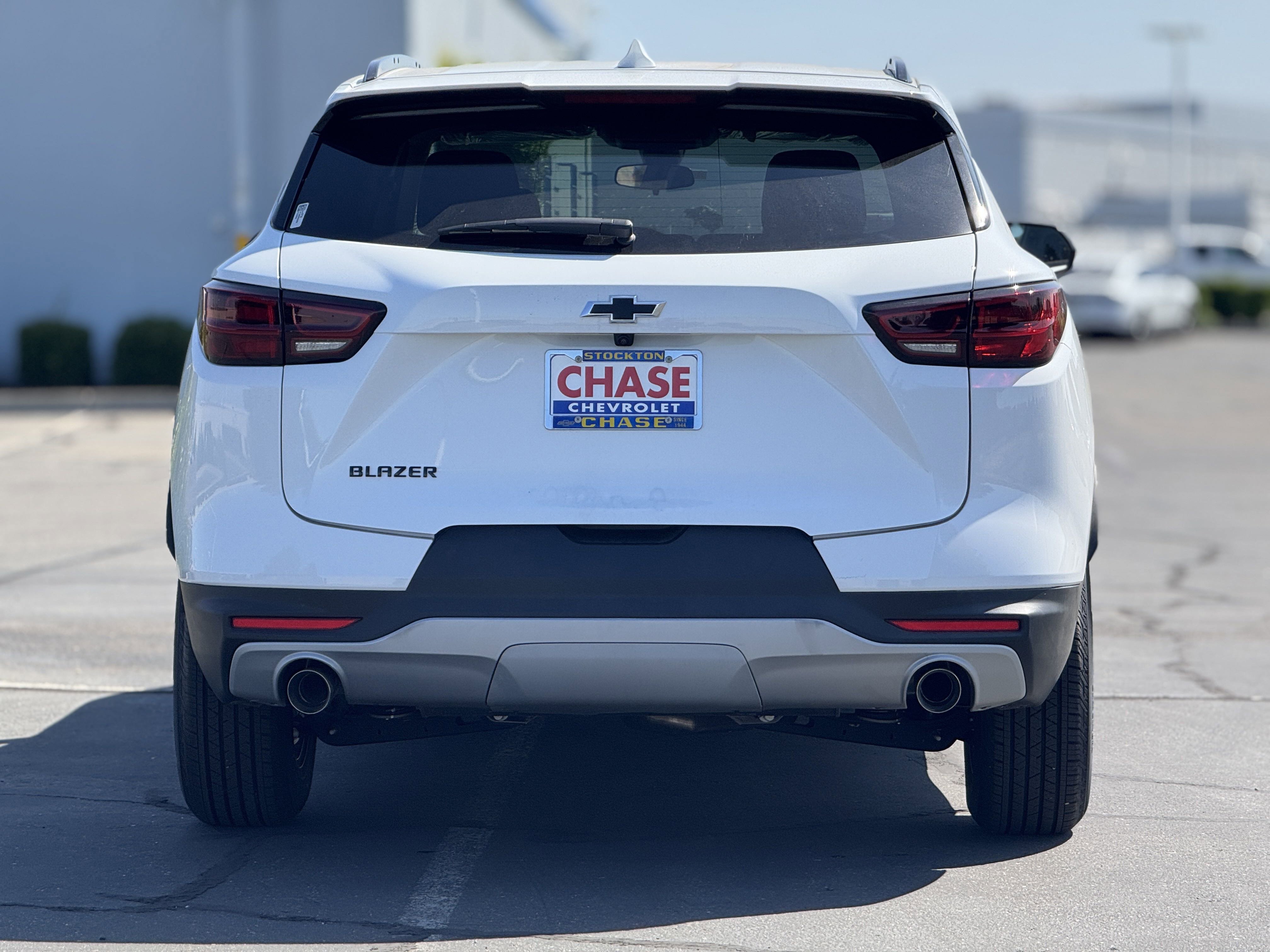 New 2025 Chevrolet Blazer LT w/ Midnight/Sport Edition image 5