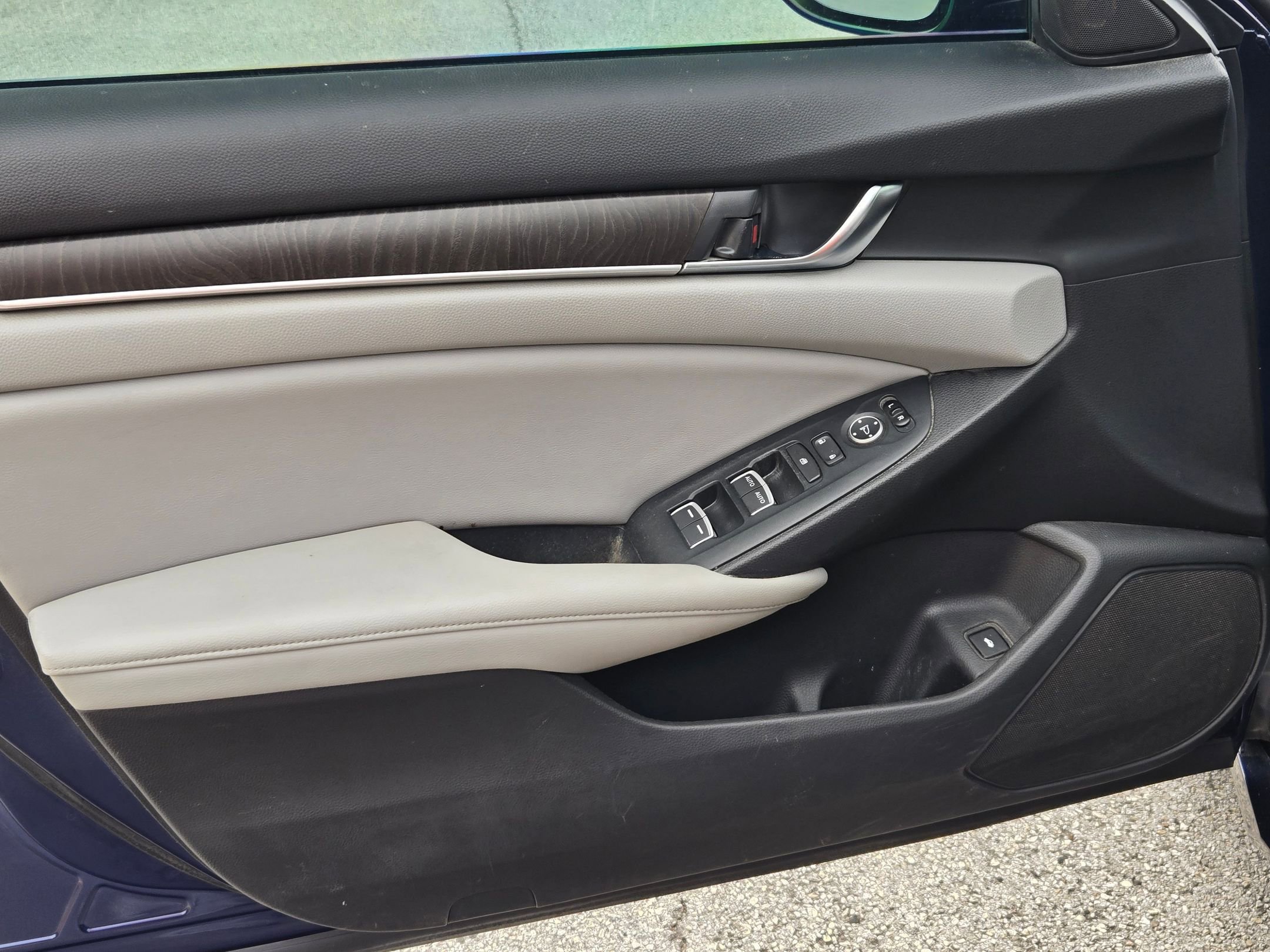 Used 2018 Honda Accord EX image 5