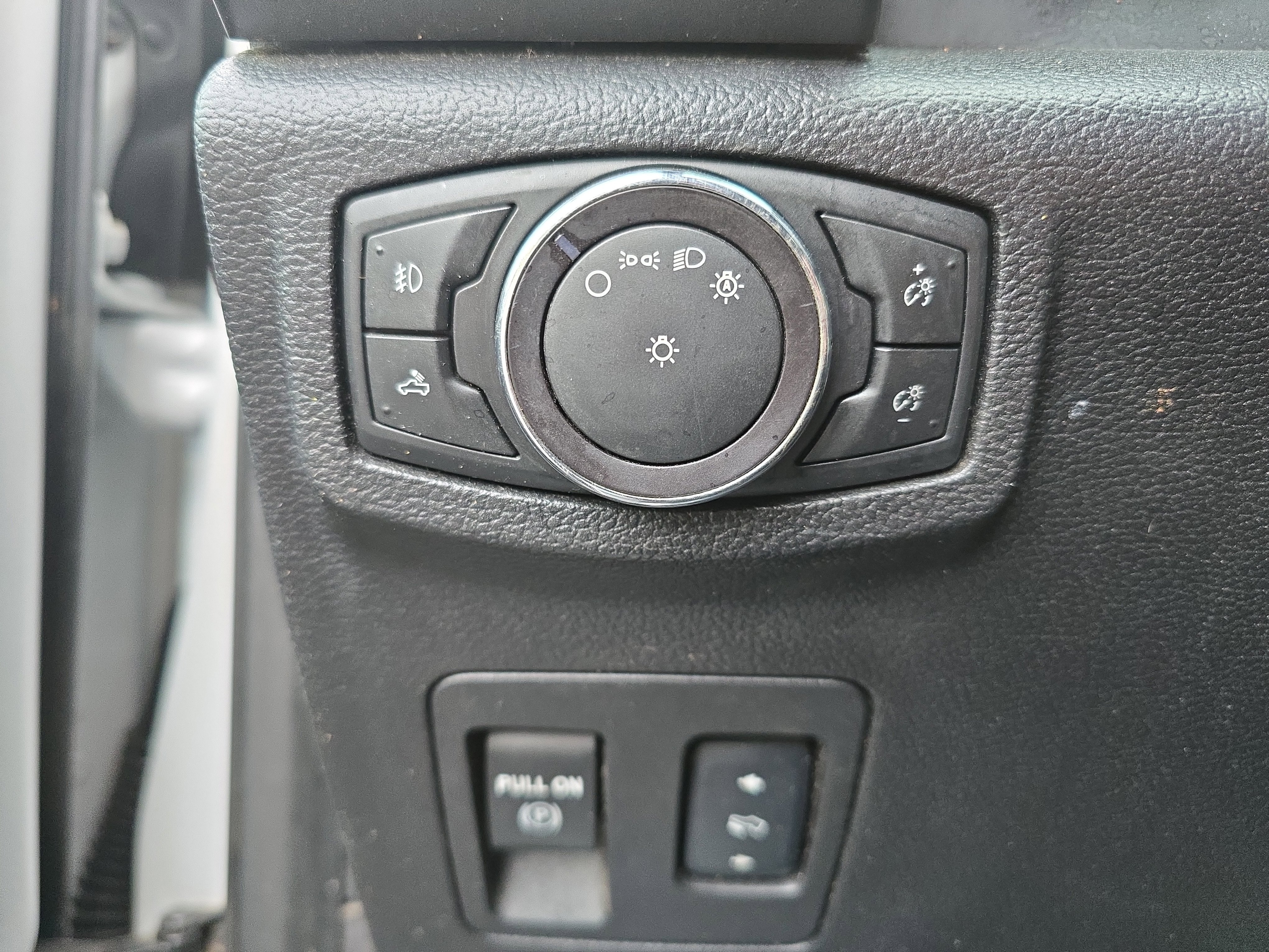 Used 2018 Ford F150 XLT w/ Equipment Group 302A Luxury image 25