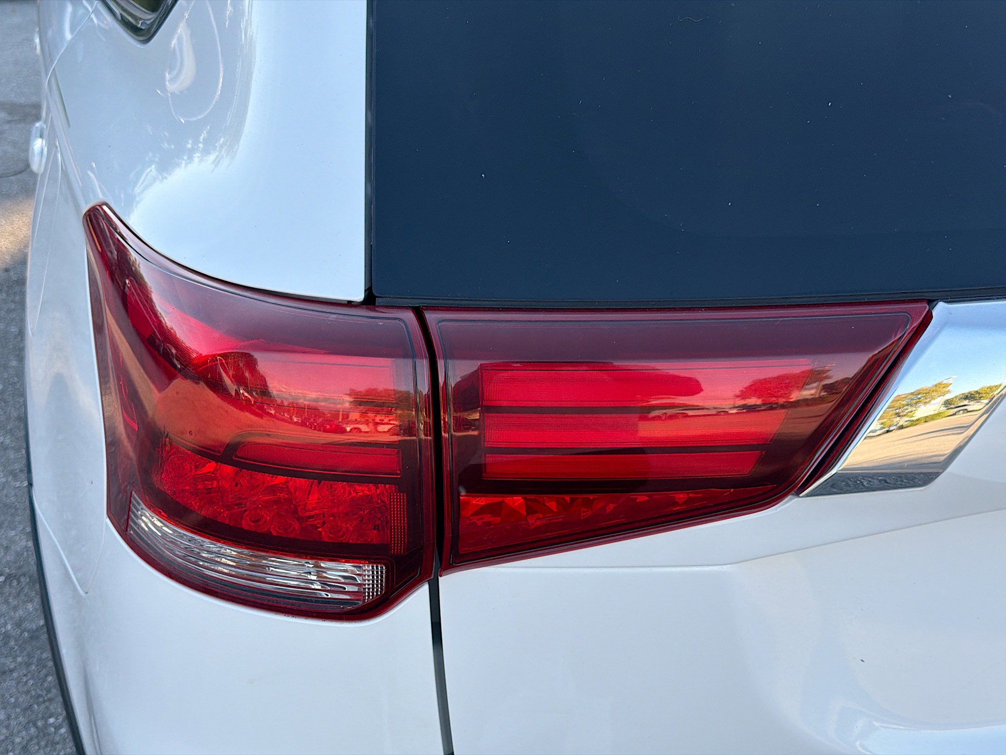 Used 2017 Mitsubishi Outlander SEL image 11