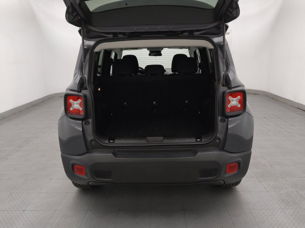Used 2023 Jeep Renegade Latitude AWD/4WD image 29