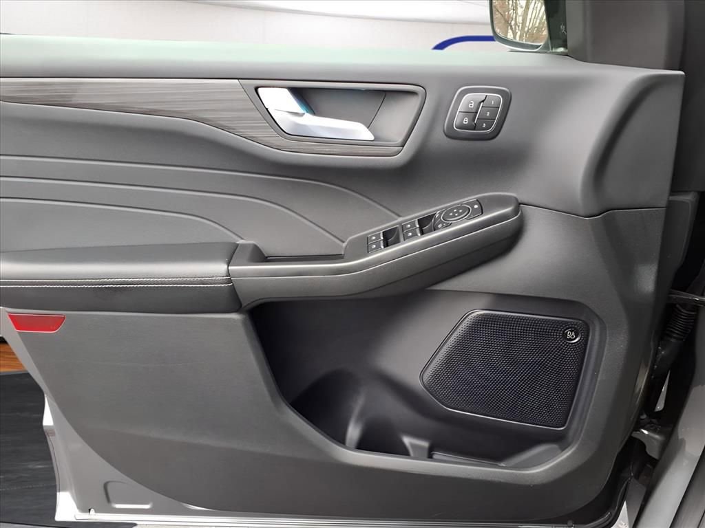 Used 2024 Ford Escape SE w/ PHEV Premium Package image 15