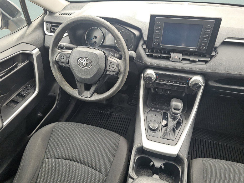 Used 2021 Toyota RAV4 LE image 26