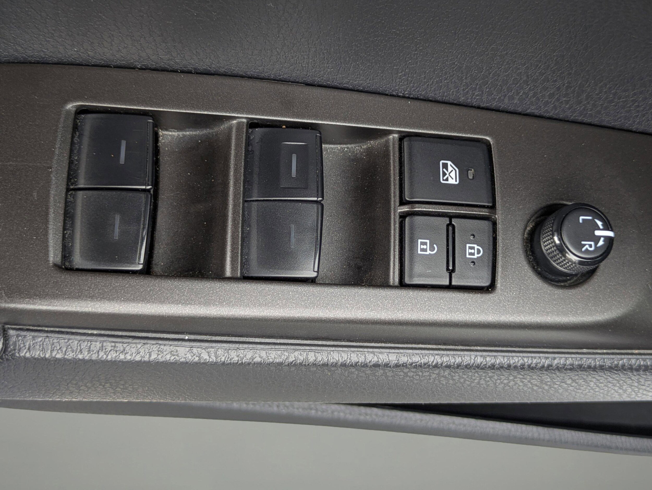 Used 2023 Toyota Camry SE FWD image 12