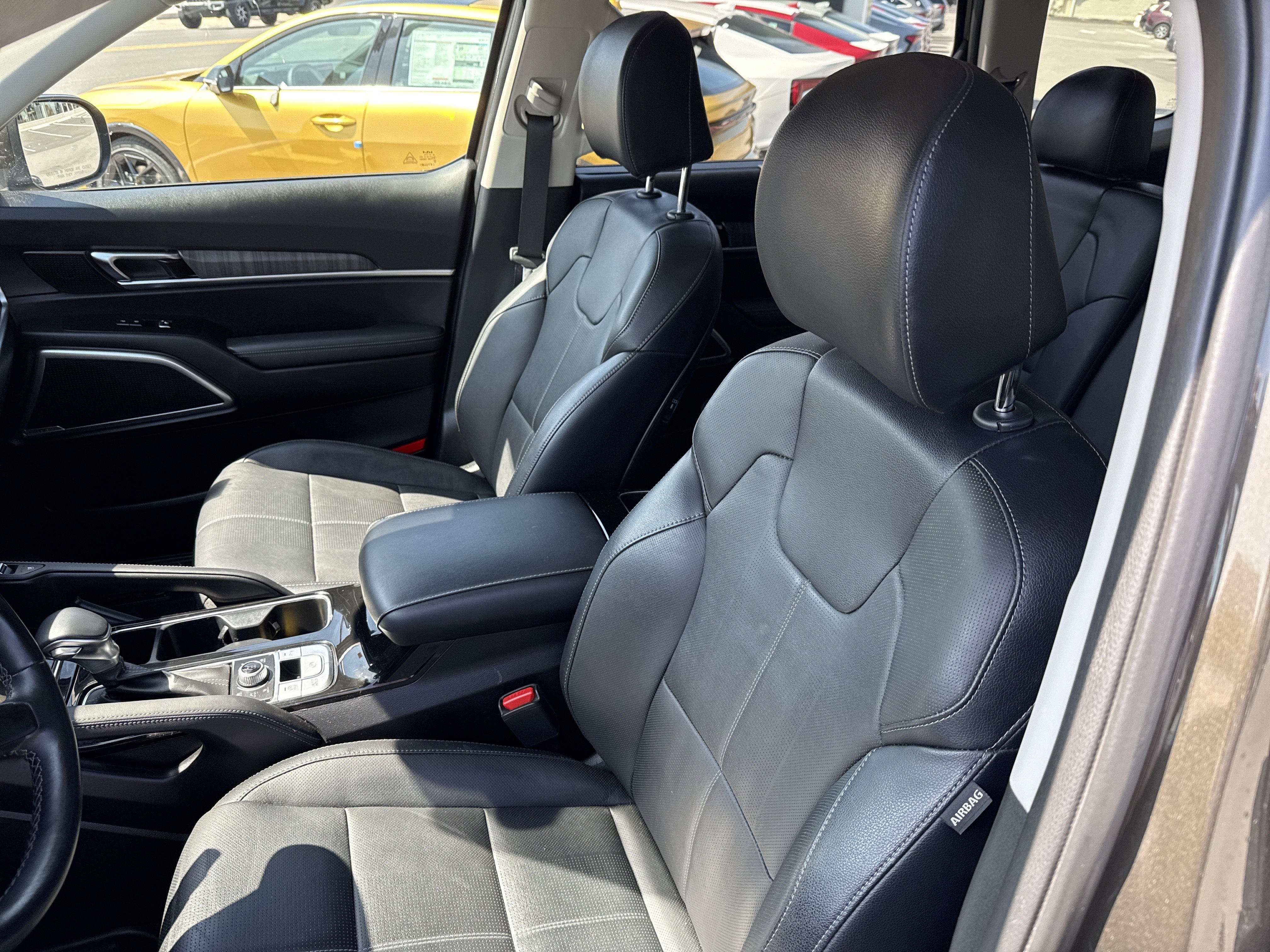 Used 2023 Kia Telluride EX image 14