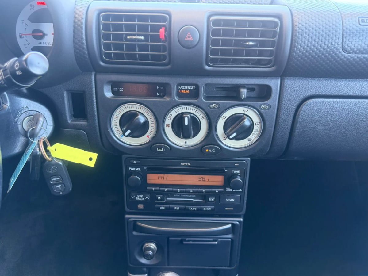 Used 2003 Toyota MR2 RWD image 42