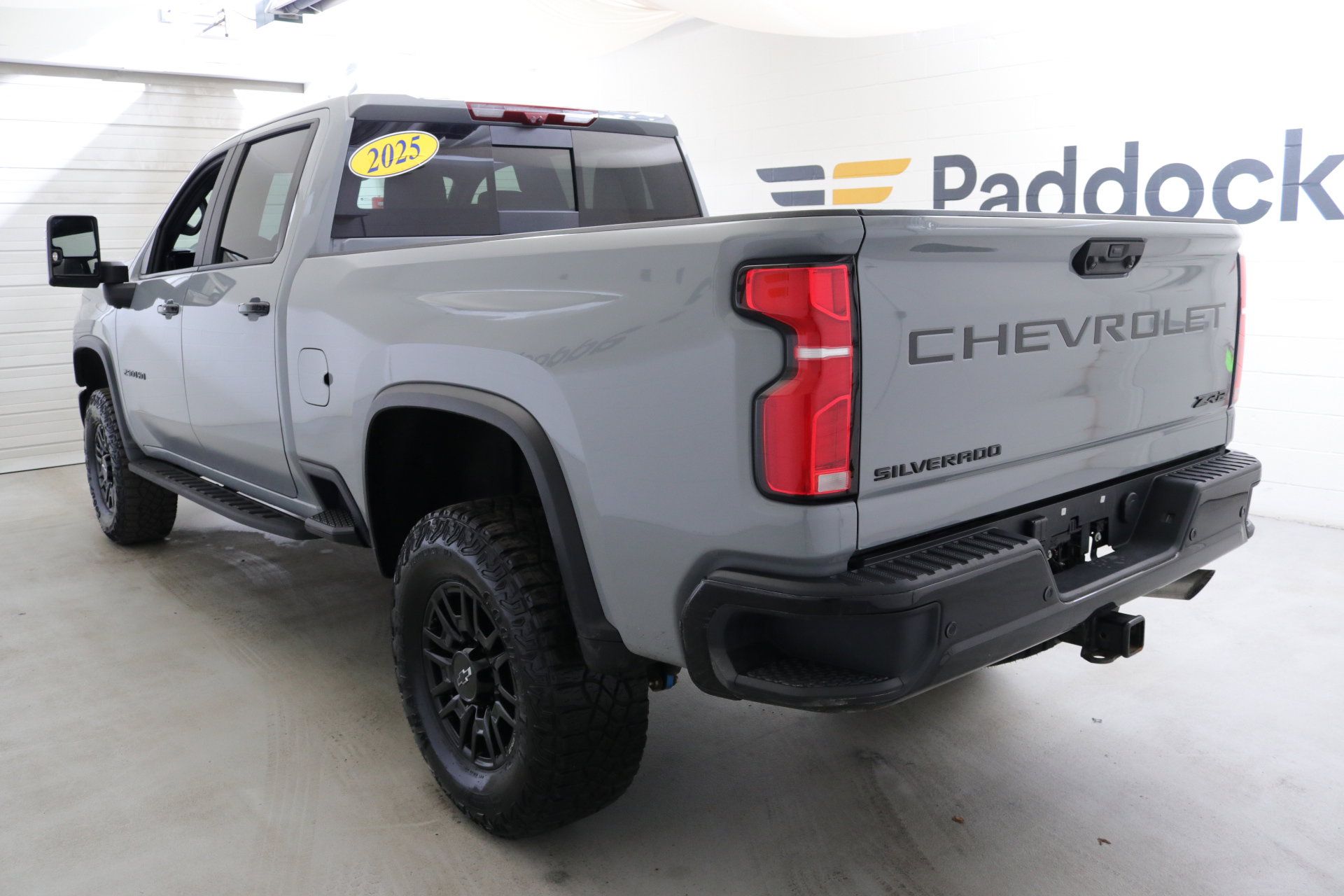 Used 2025 Chevrolet Silverado 2500 ZR2 w/ Technology Package image 6