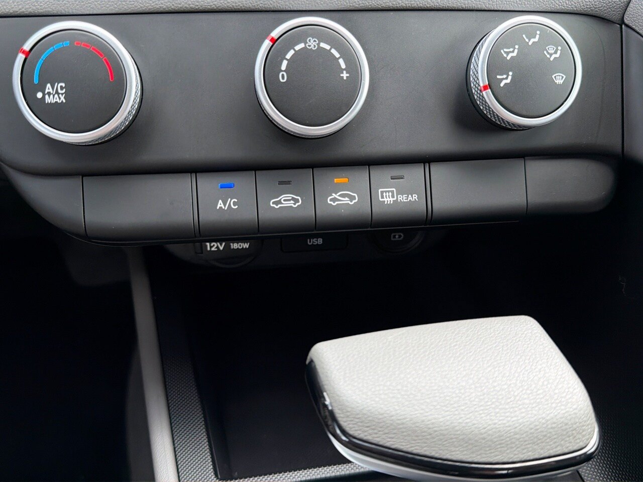 Certified 2023 Hyundai Elantra SE FWD image 23