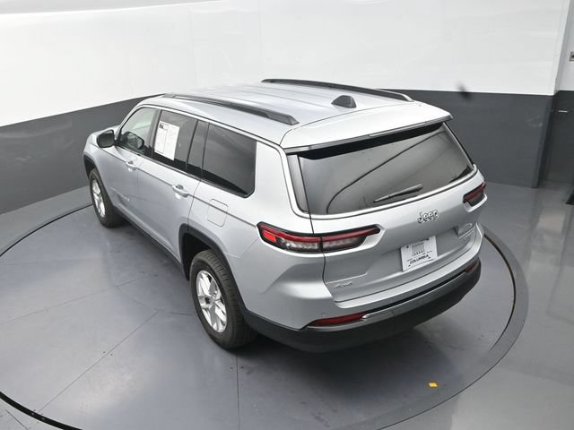Used 2025 Jeep Grand Cherokee L Laredo AWD/4WD image 15
