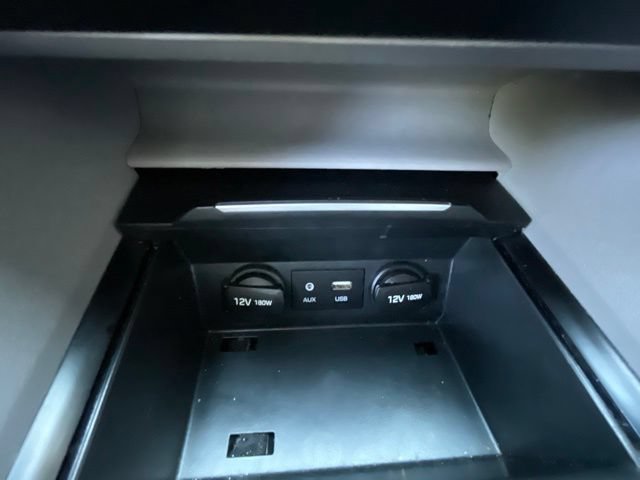 Used 2018 Hyundai Elantra SE w/ Cargo Package FWD image 33