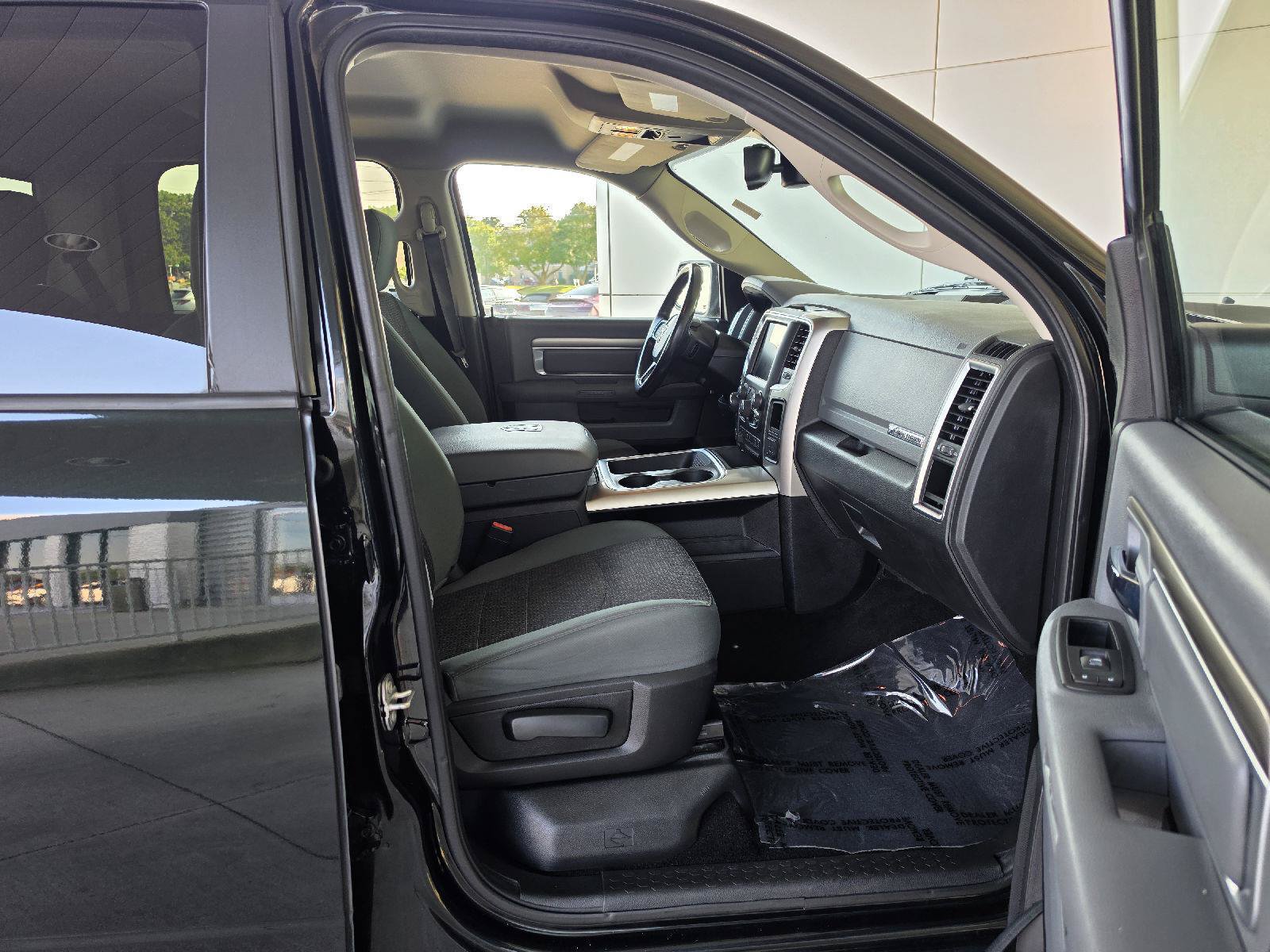 Used 2016 RAM 1500 Big Horn AWD/4WD image 9
