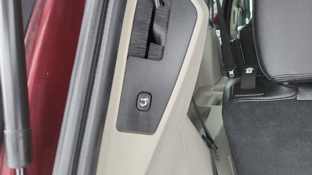 Used 2019 Dodge Grand Caravan SXT w/ Rear Park Assist Package image 11