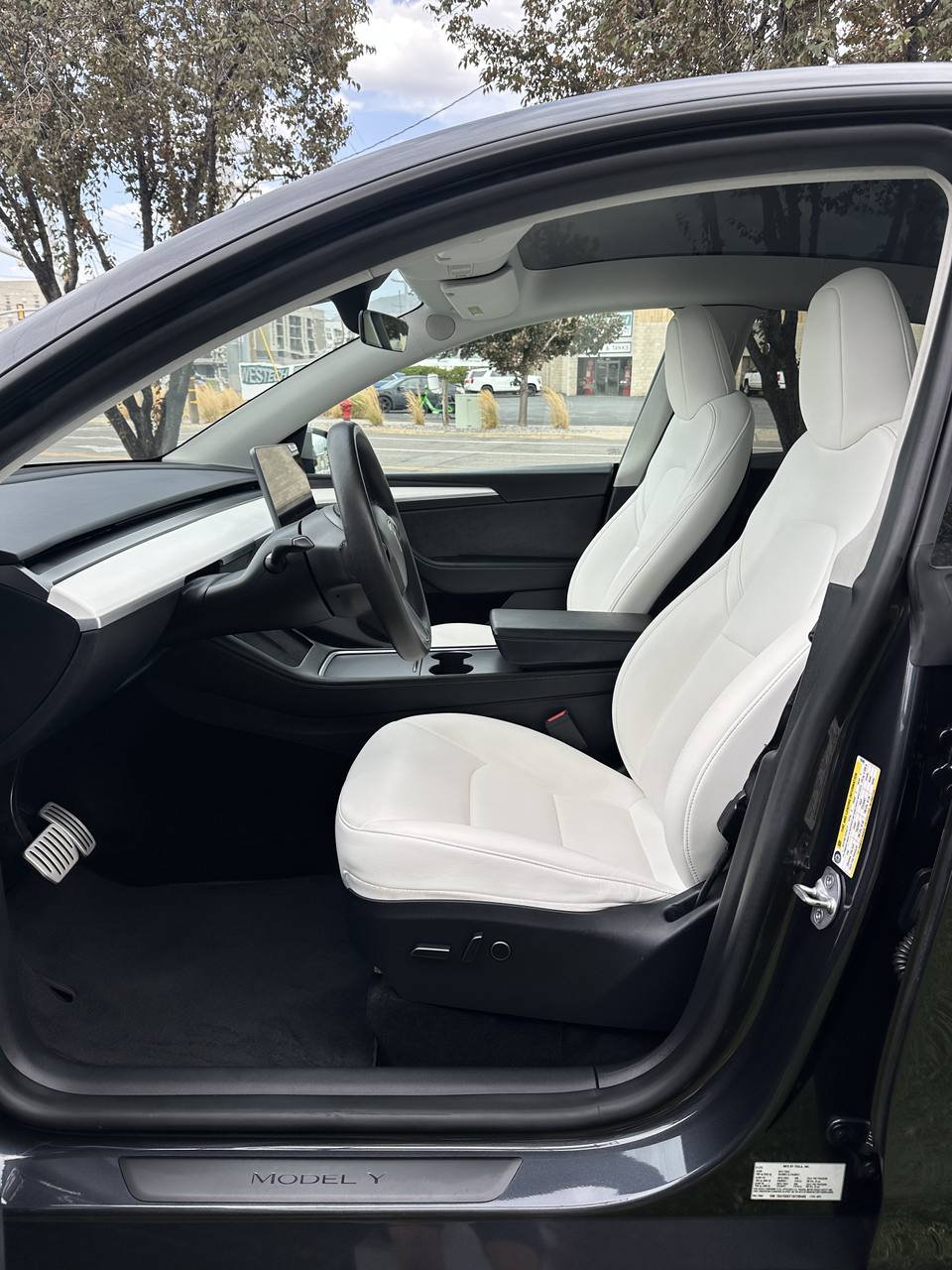 Used 2025 Tesla Model Y Performance AWD/4WD image 16