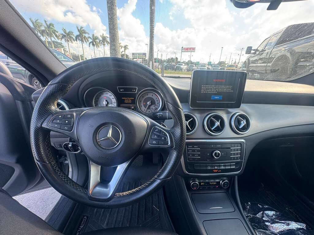 Used 2015 Mercedes-Benz CLA 250 image 14
