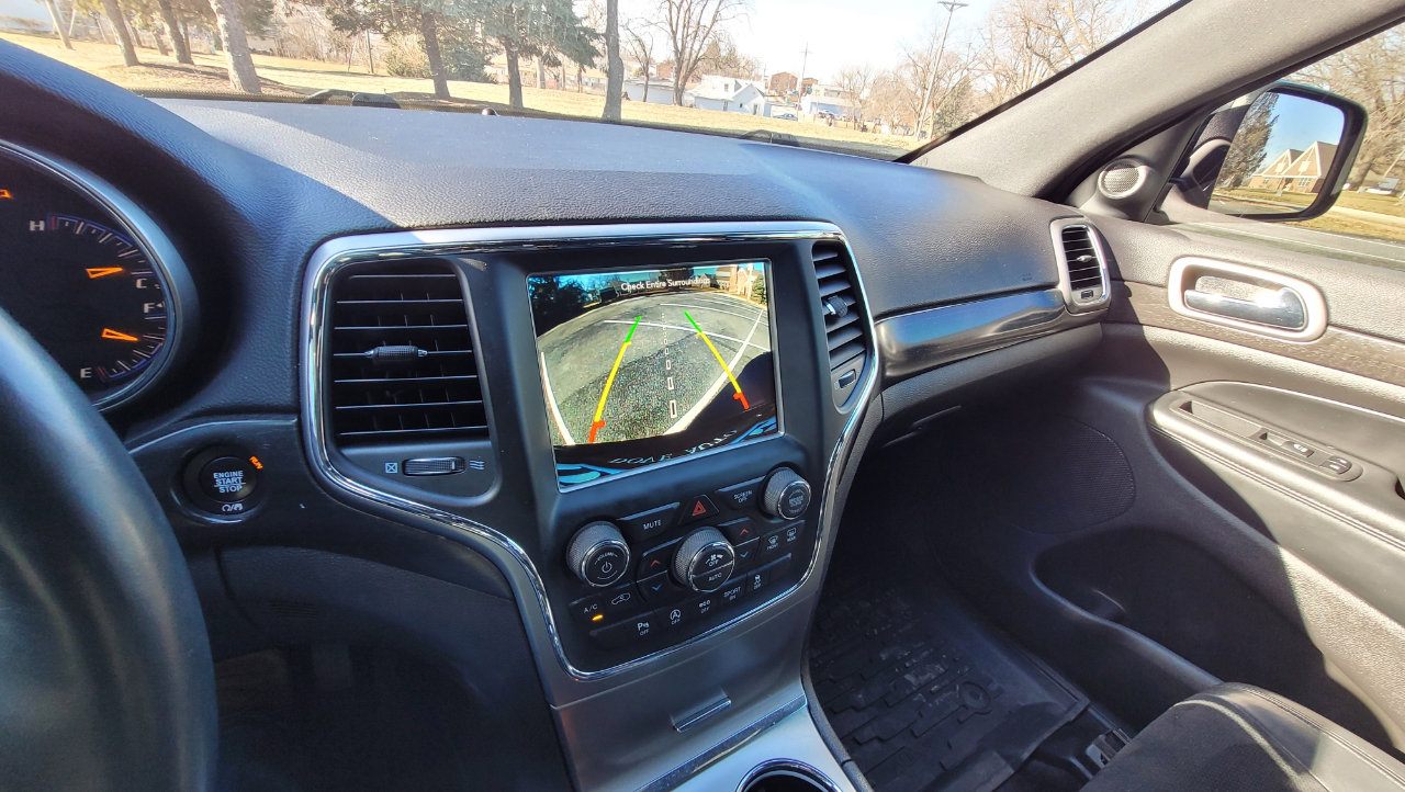 Used 2018 Jeep Grand Cherokee Altitude image 15