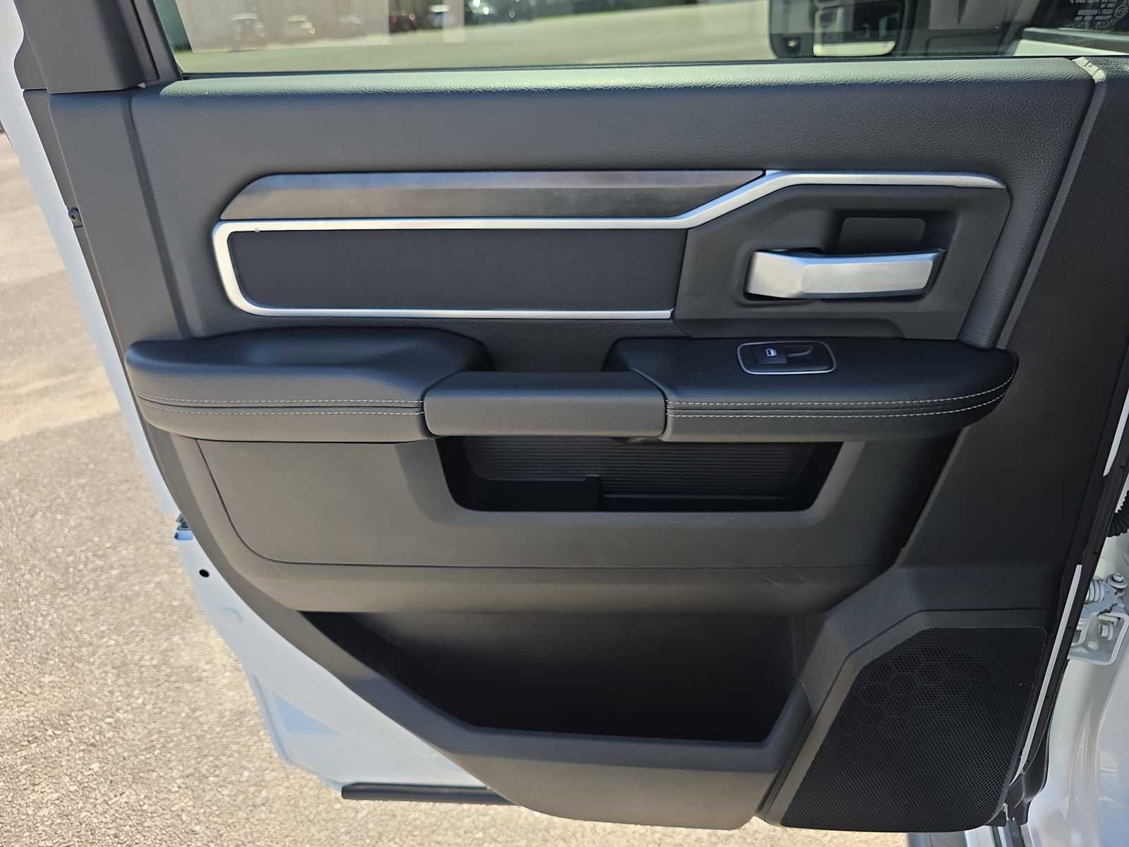 Used 2024 RAM 2500 Big Horn image 27