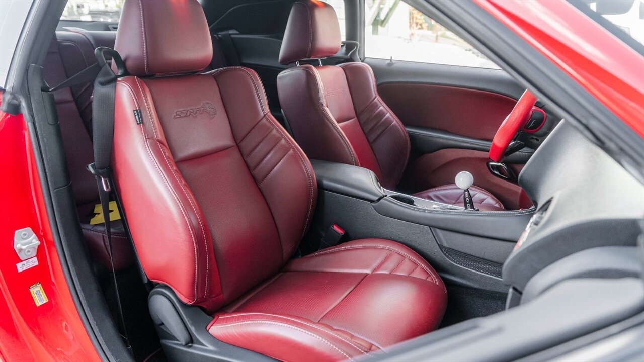 Used 2018 Dodge Challenger SRT Hellcat RWD image 17