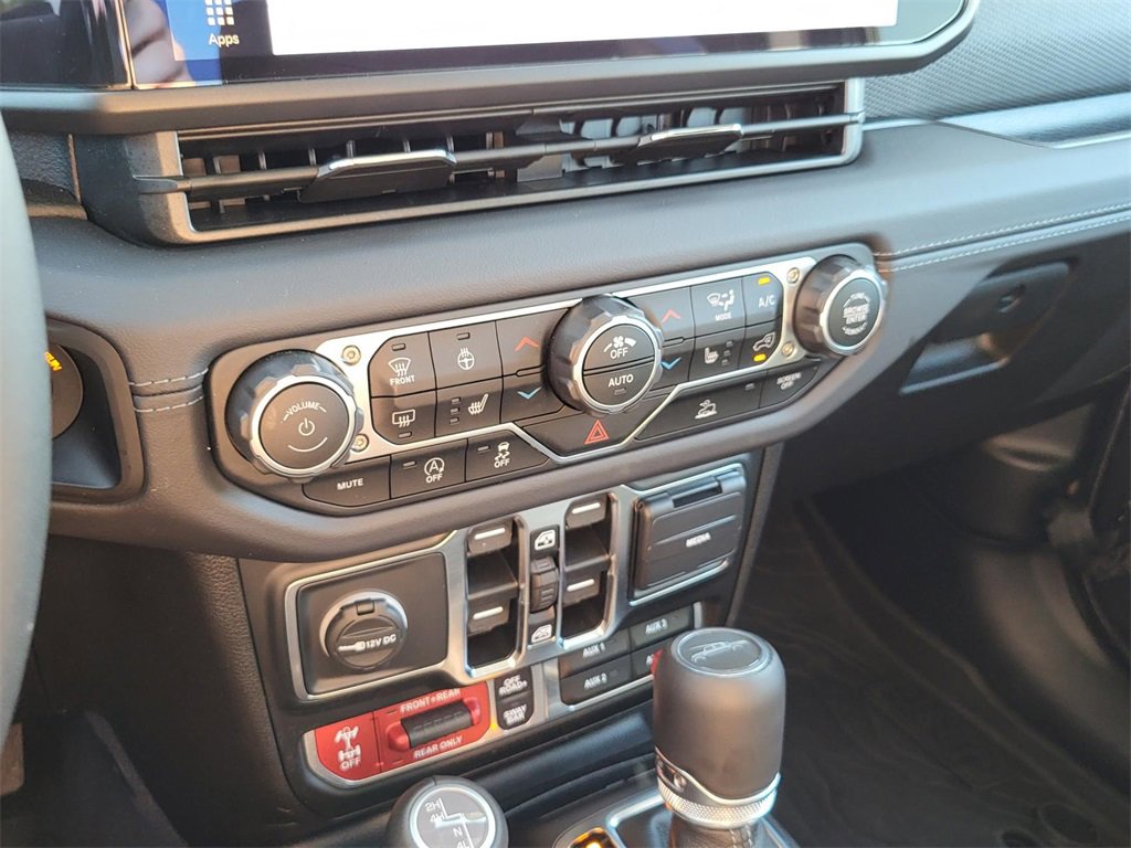 Used 2025 Jeep Gladiator Rubicon w/ Convenience Group image 27