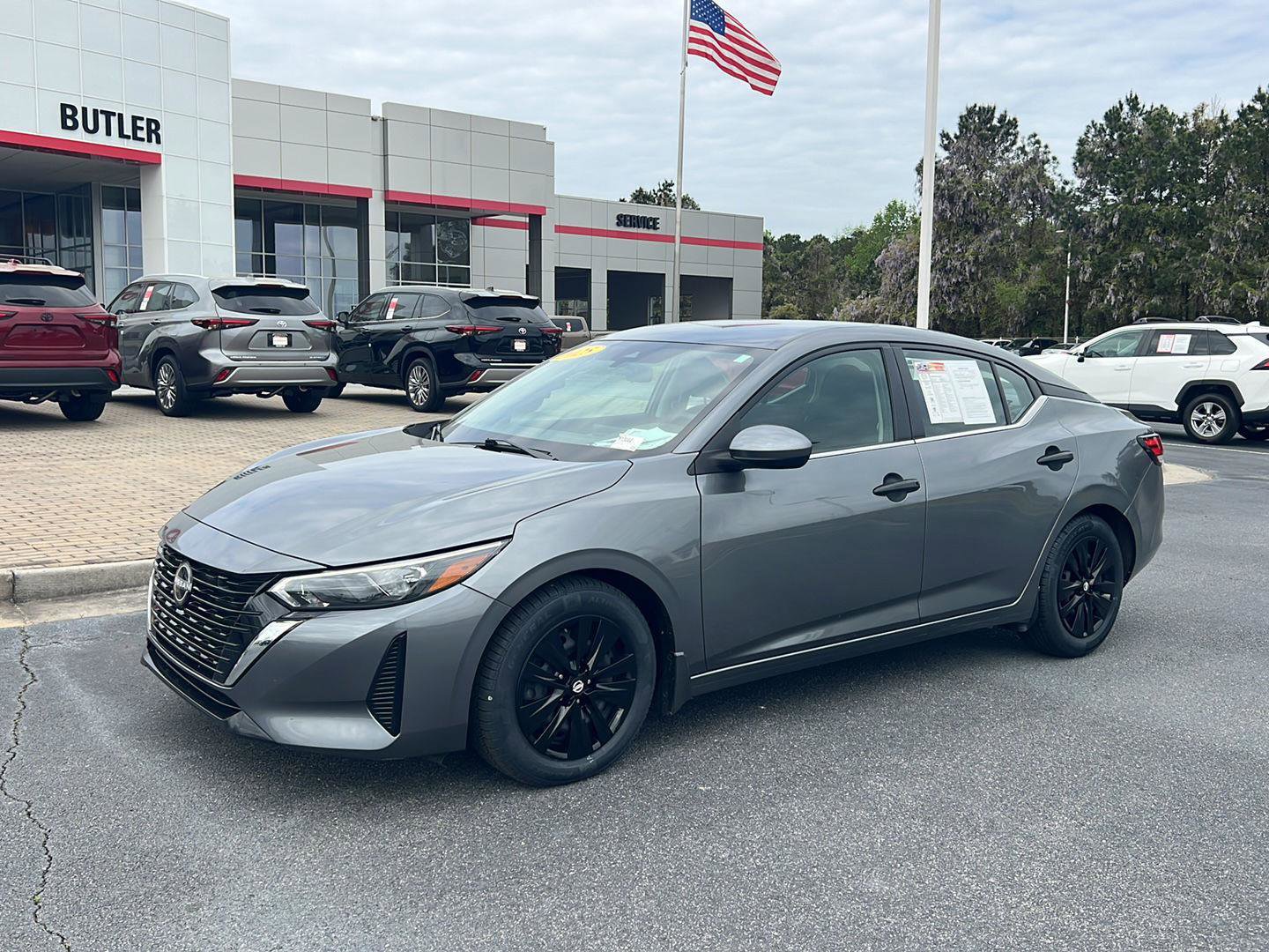 Used 2025 Nissan Sentra S image 1