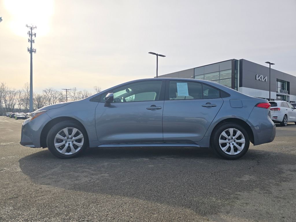 Used 2024 Toyota Corolla LE image 9