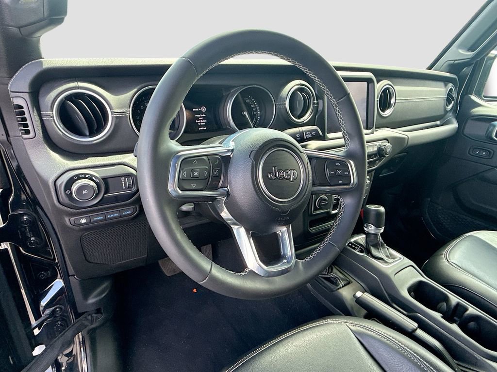 Used 2023 Jeep Wrangler Unlimited Sahara AWD/4WD image 12