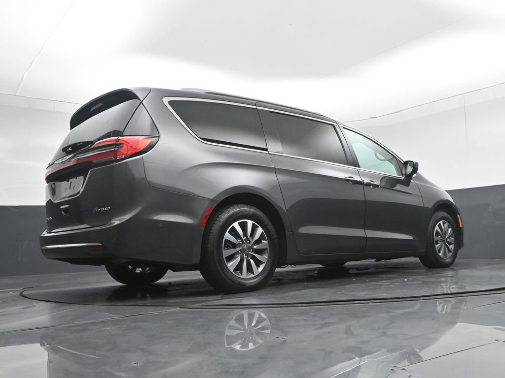 Used 2021 Chrysler Pacifica Touring-L image 79