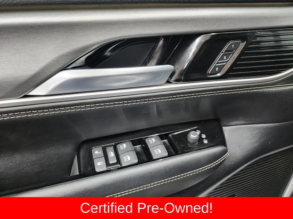 Certified 2025 Jeep Wagoneer Series II w/ 8-Passenger Seating Package AWD/4WD image 12