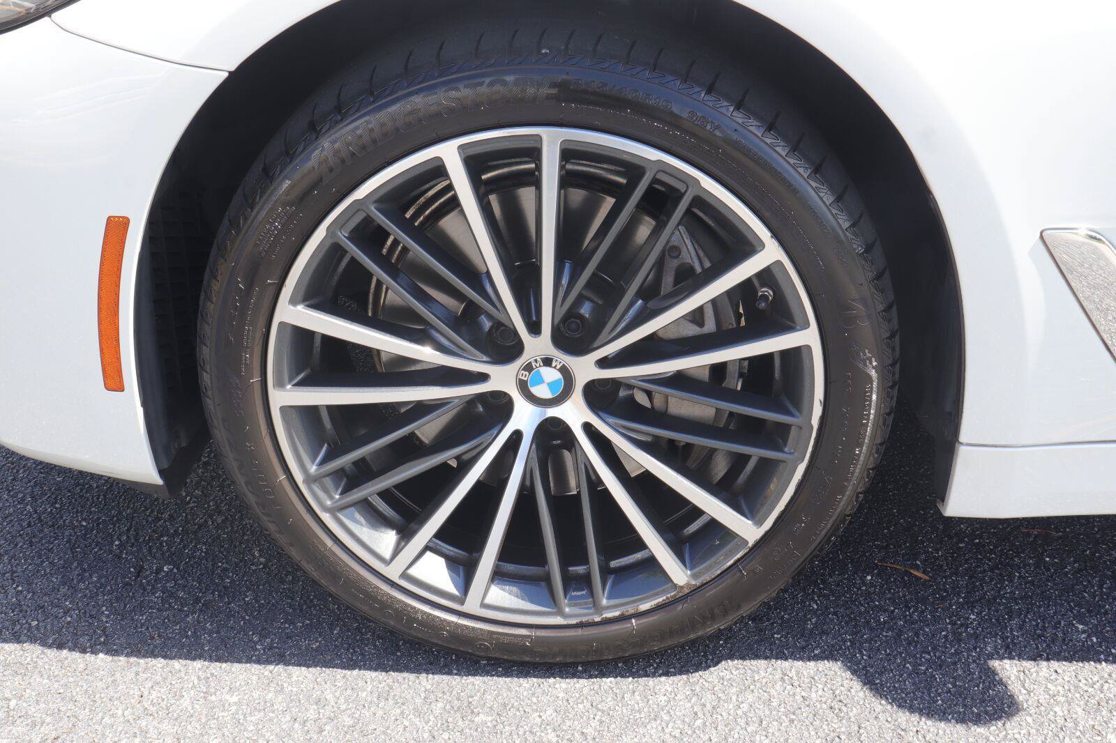 Used 2023 BMW 540i w/ Premium Package RWD image 38