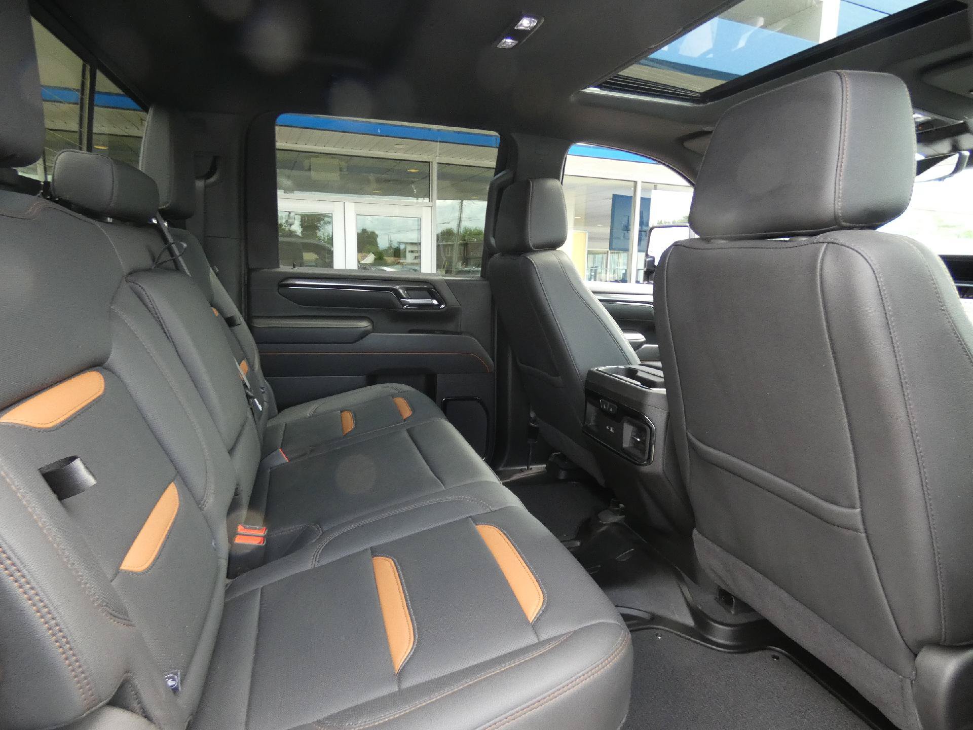 Certified 2025 GMC Sierra 2500 AT4 w/ AT4 Premium Plus Package AWD/4WD image 17