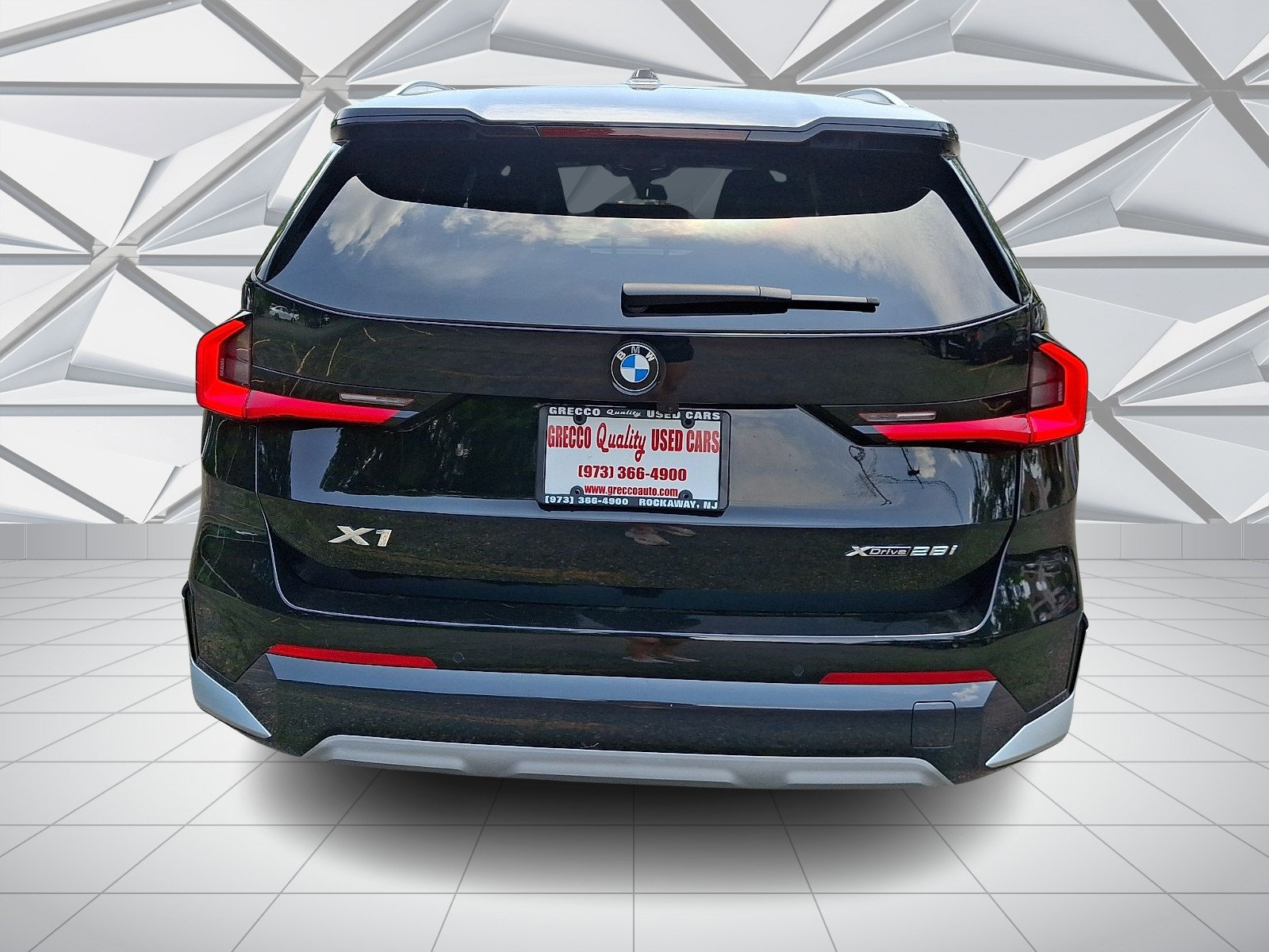 Used 2023 BMW X1 xDrive28i w/ Convenience Package AWD/4WD image 9