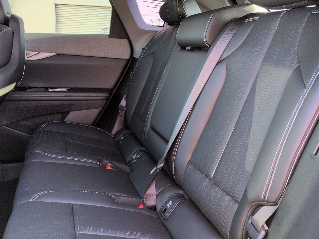 Certified 2026 Cadillac Optiq Sport 2 w/ LPO, Floor Liner Package RWD image 31