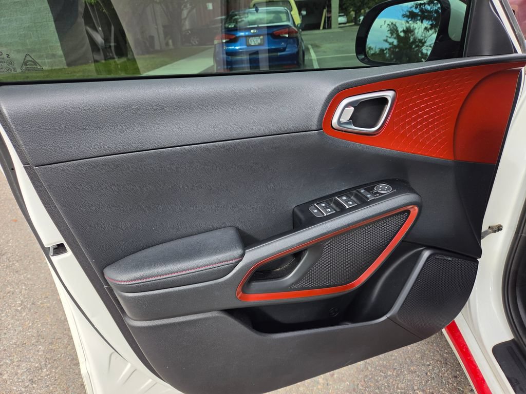Used 2021 Kia Soul Turbo FWD image 7