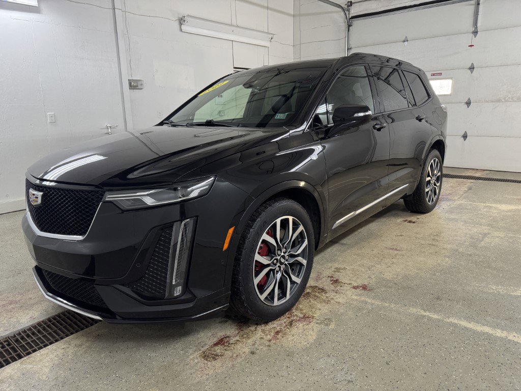 Used 2022 Cadillac XT6 Sport w/ Technology Package image 5