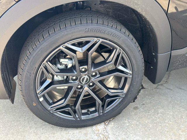 New 2027 Nissan Kicks SR FWD image 5