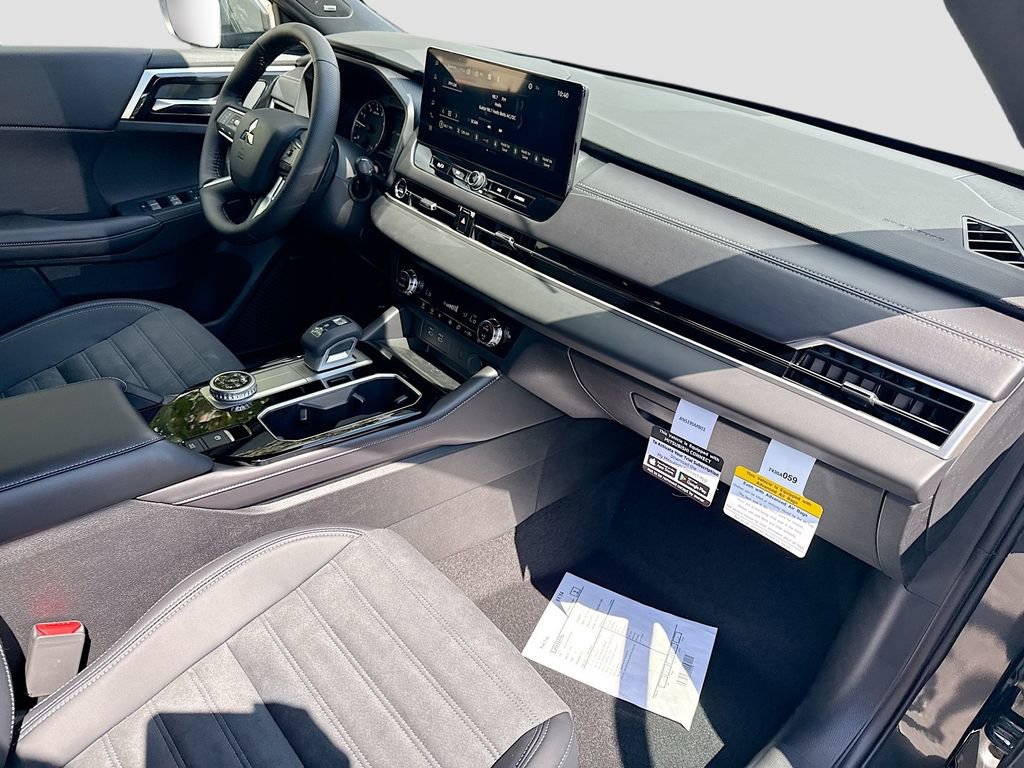 New 2026 Mitsubishi Outlander LE FWD image 28
