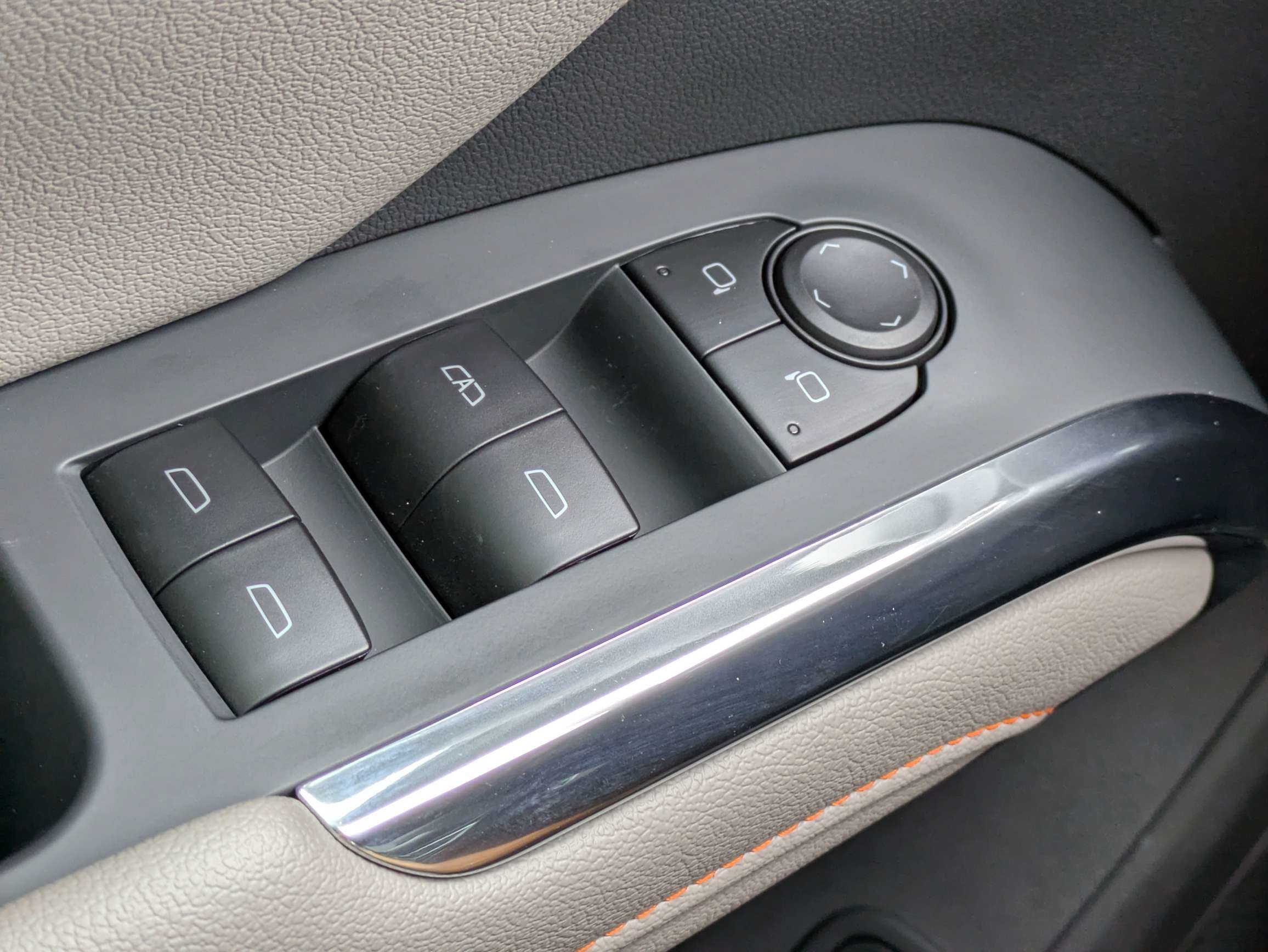 Used 2026 Chevrolet Traverse LT FWD image 18