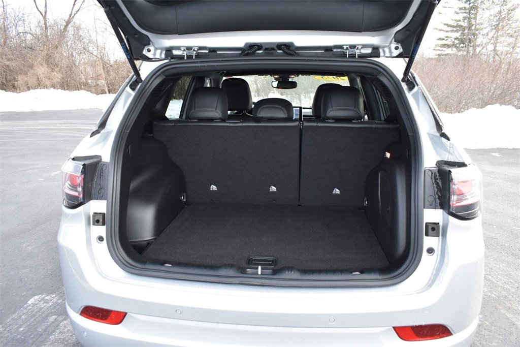 Used 2025 Jeep Compass Limited w/ High Altitude Package image 31