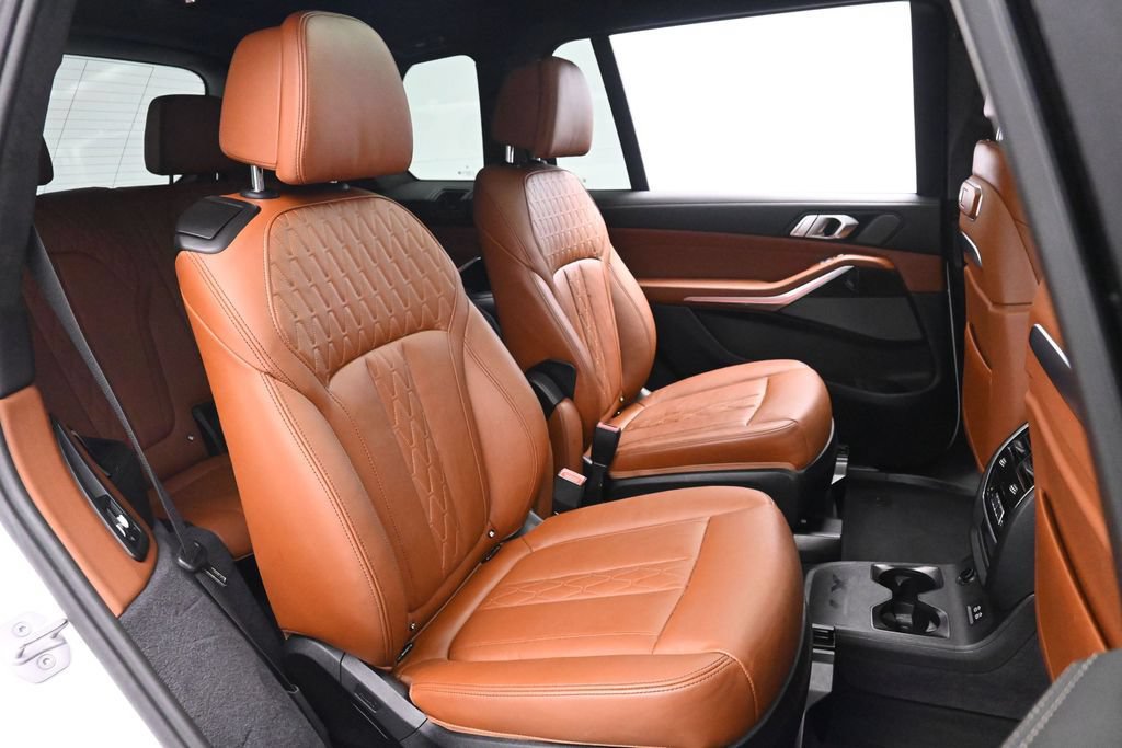 Used 2024 BMW X7 M60i w/ Executive Package AWD/4WD image 19