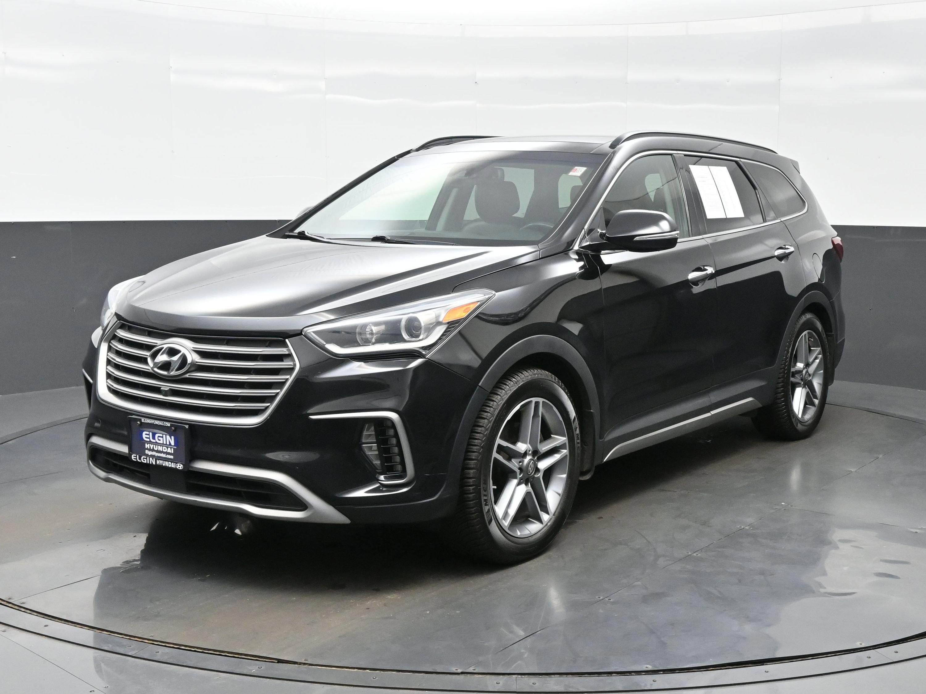 Used 2017 Hyundai Santa Fe Limited AWD/4WD image 2