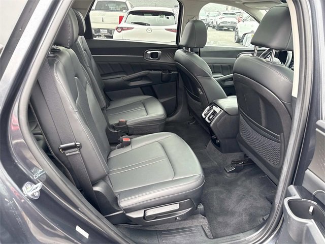 Used 2023 Kia Sorento SX image 11