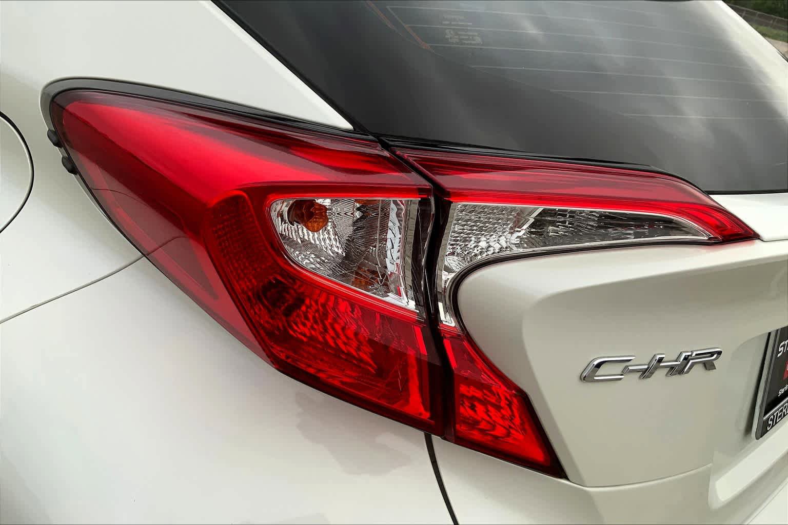 Used 2021 Toyota C-HR XLE image 28