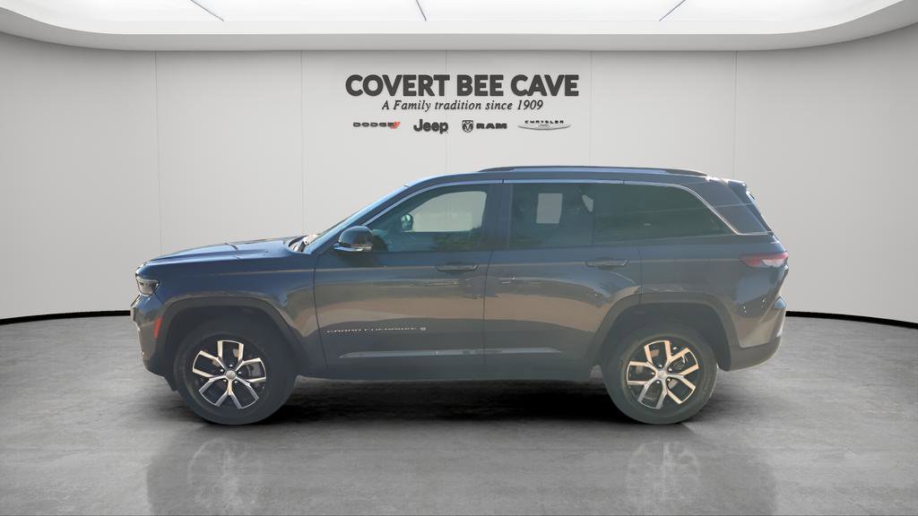 Used 2024 Jeep Grand Cherokee Limited image 5