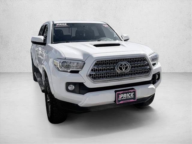 Used 2017 Toyota Tacoma TRD Sport w/ Premium & Technology Package AWD/4WD image 3
