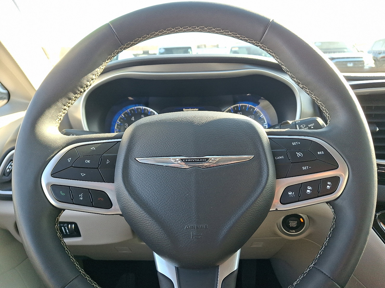 Used 2024 Chrysler Pacifica Touring-L FWD image 19
