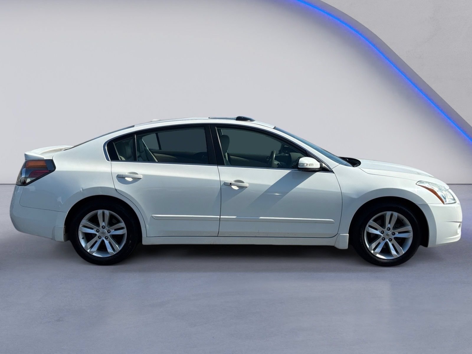 Used 2012 Nissan Altima 3.5 SR w/ Sport Pkg FWD image 11