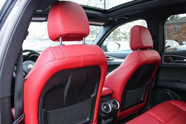 Used 2024 Alfa Romeo Stelvio Veloce image 35