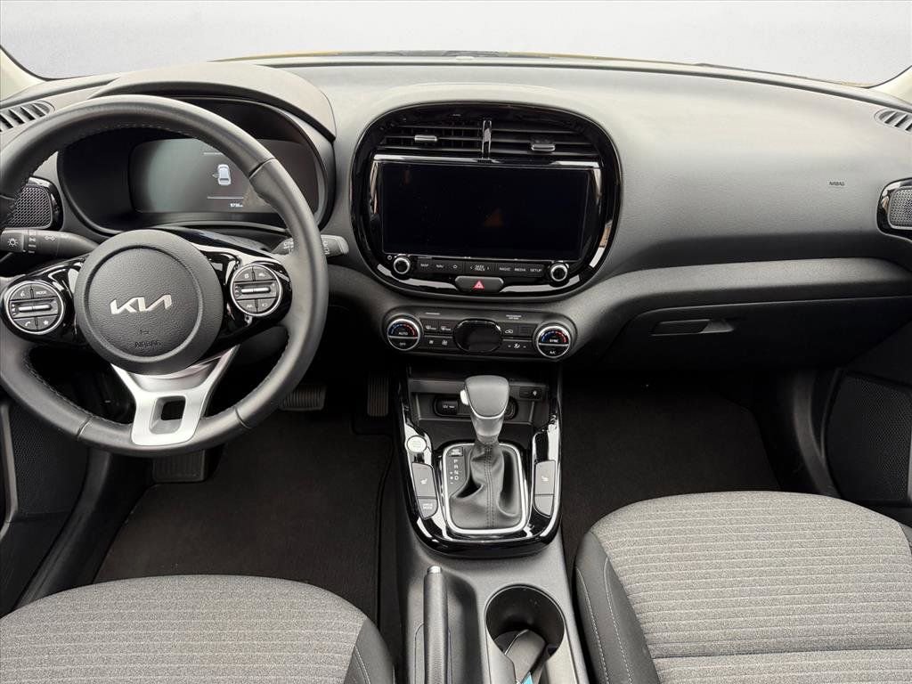 Used 2024 Kia Soul EX image 13