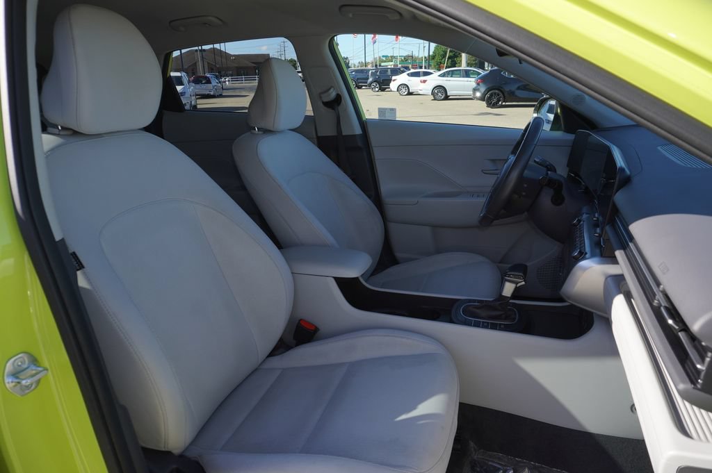 Used 2025 Hyundai Kona SEL FWD image 31